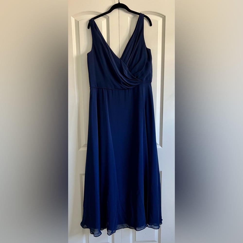 🖤Signature by Alfred Angelo Navy Blue Bridesmaid Gown – Size 14-16 (Altered)